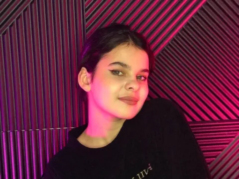 cam live show model ZaraHelme