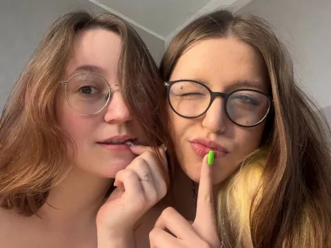to watch sex live model ZeldaAndLynna