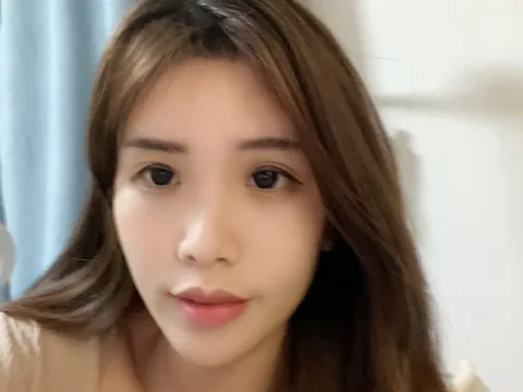 adult web cam model chNyan