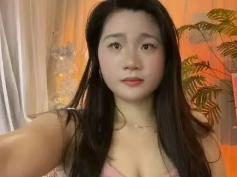 Tener un chat en directo con la modelo cámara web mengxia